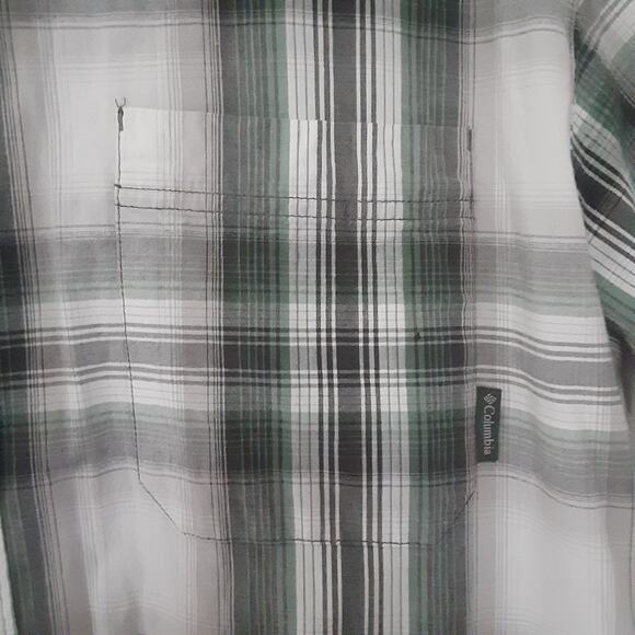 Columbia Short Sleeve Button Up Men's XXL Gray Green White Plaid Shirt Outdoors - Picture 2 of 7
